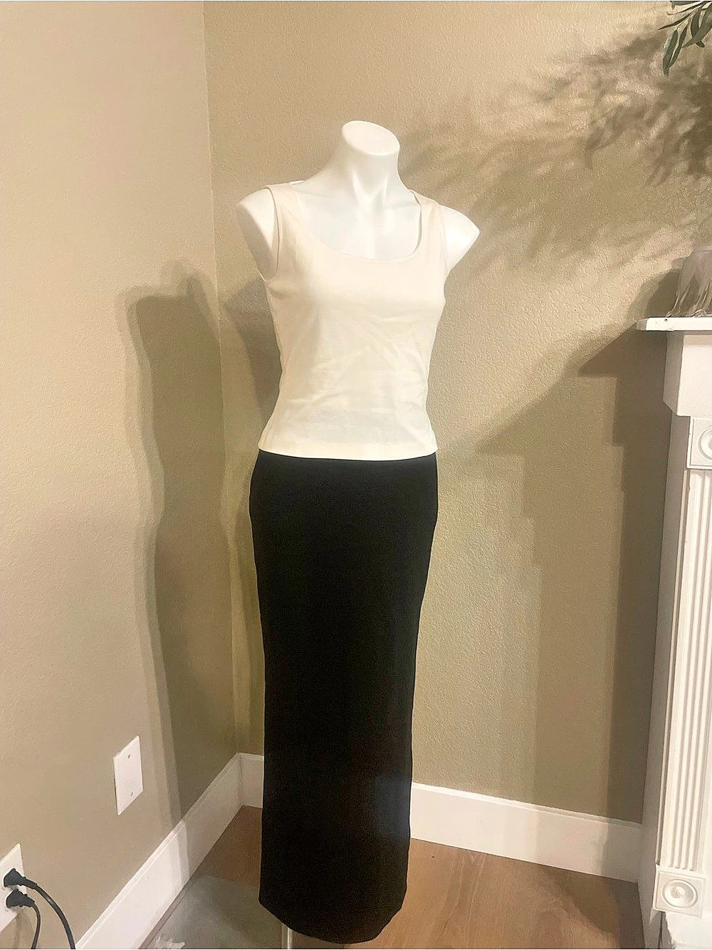 St. John Sleeveless Top Dress Size 4